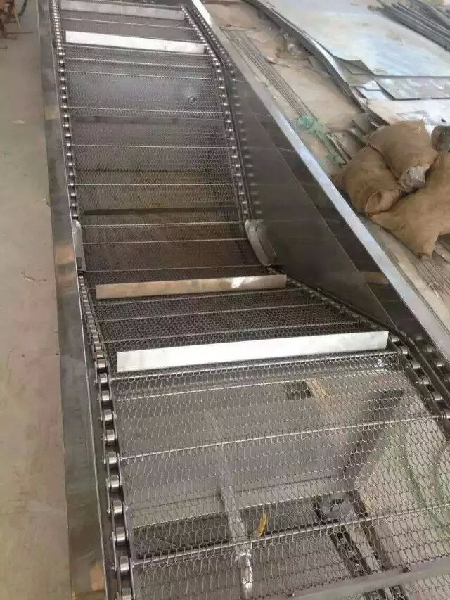 爬坡輸送機(jī)