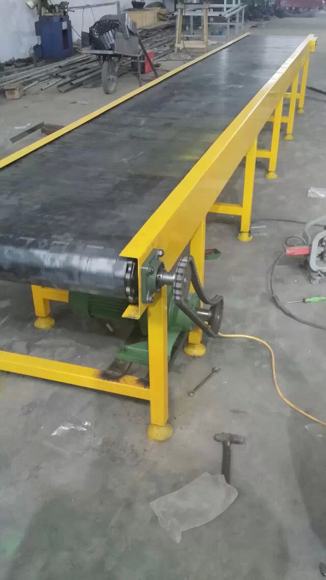 鏈板輸送機(jī)